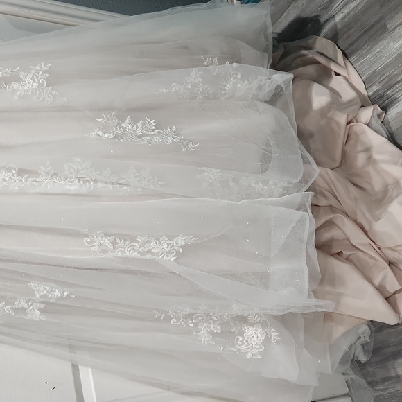 Maggie Sottero Leticia Lynette size 6 Wedding Dress Princess Style - Picture 8 of 12